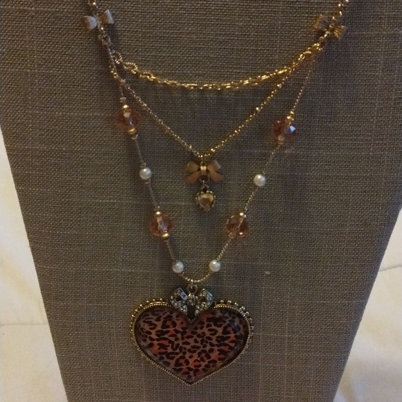 Betsey Johnson Three Tier Heart Necklace Faceted Heart Gorgeous - Picture 3 of 12